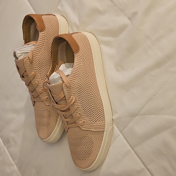 Women's  Spring Shoes - Picture 2 of 8